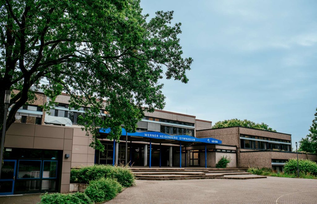 WHG Schulhof Eingang leer 2